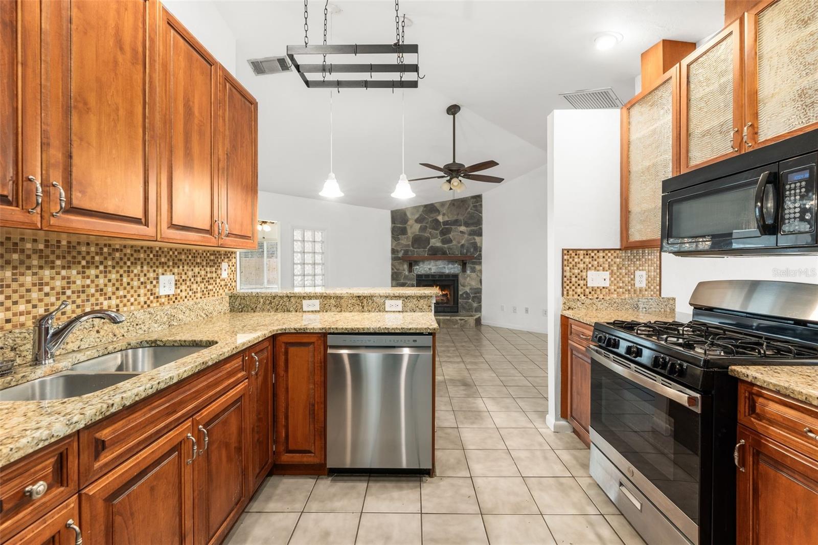 AUTUMN WOODS - Residential