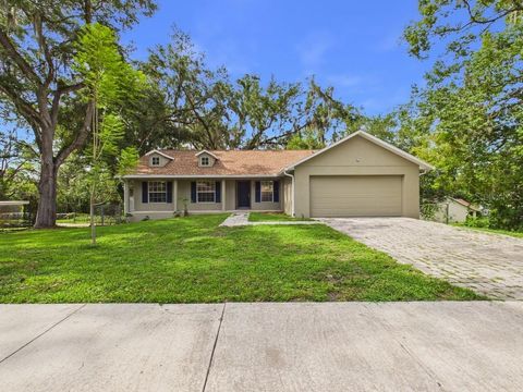 Photo of 39 Cherry Street, Brooksville, FL 34601 (MLS # OM726173)