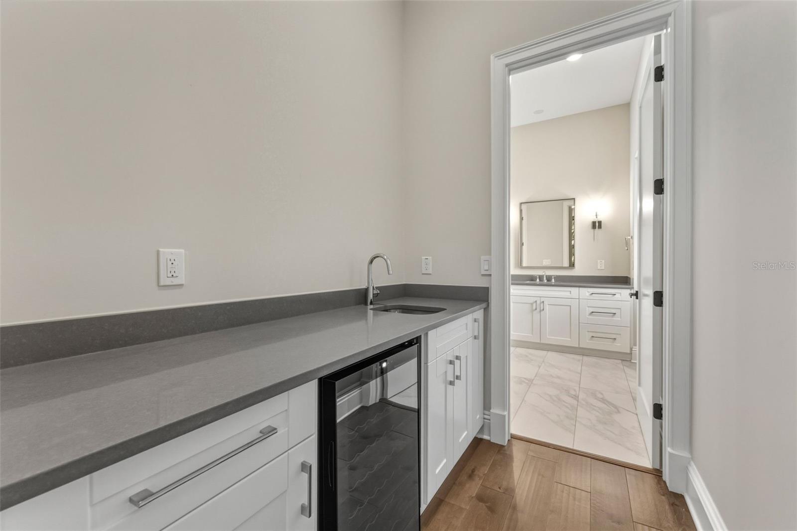 DAVIS ISLANDS PB10 PG52 TO 57 - Residential Lease