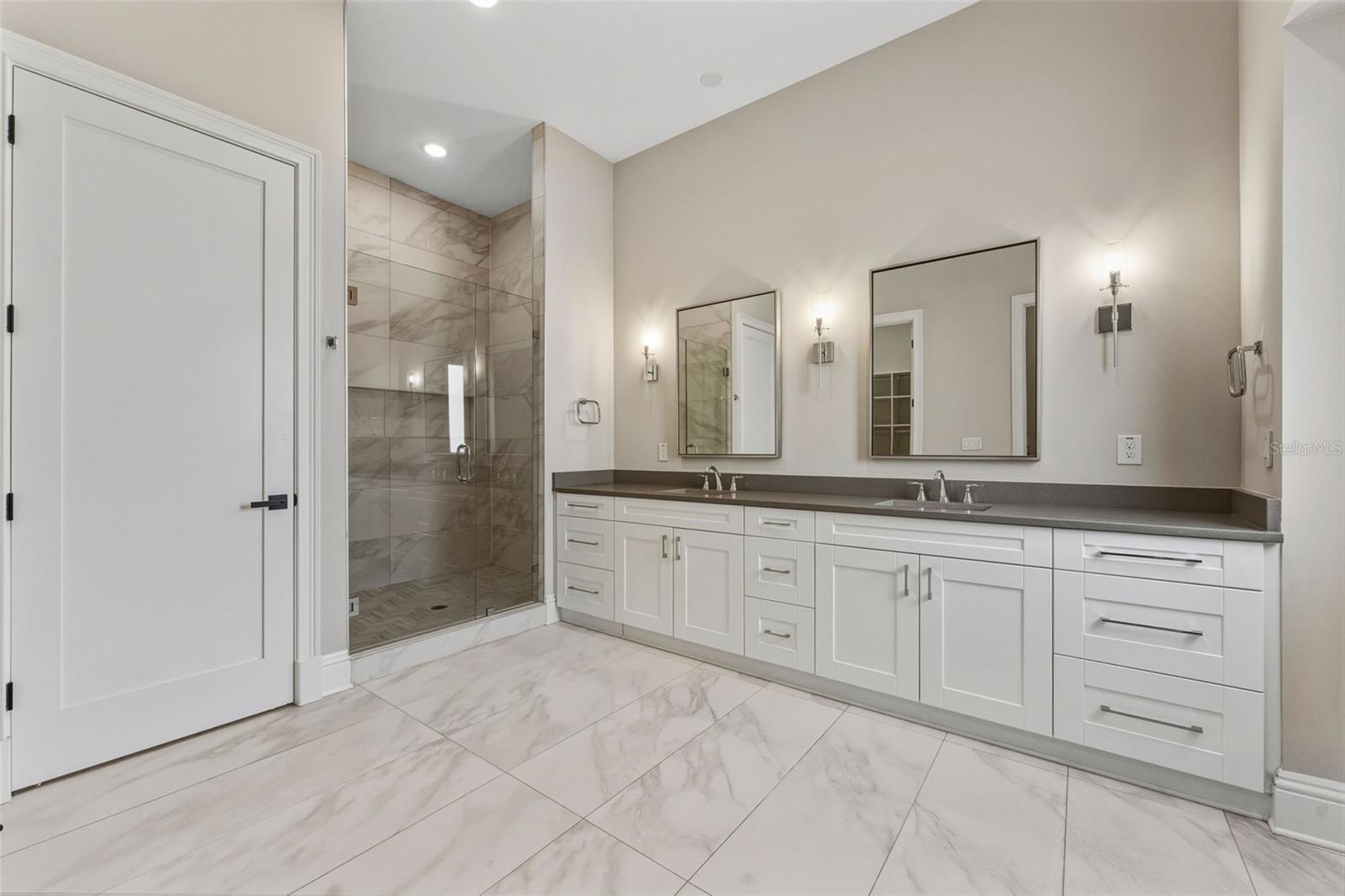 DAVIS ISLANDS PB10 PG52 TO 57 - Residential Lease