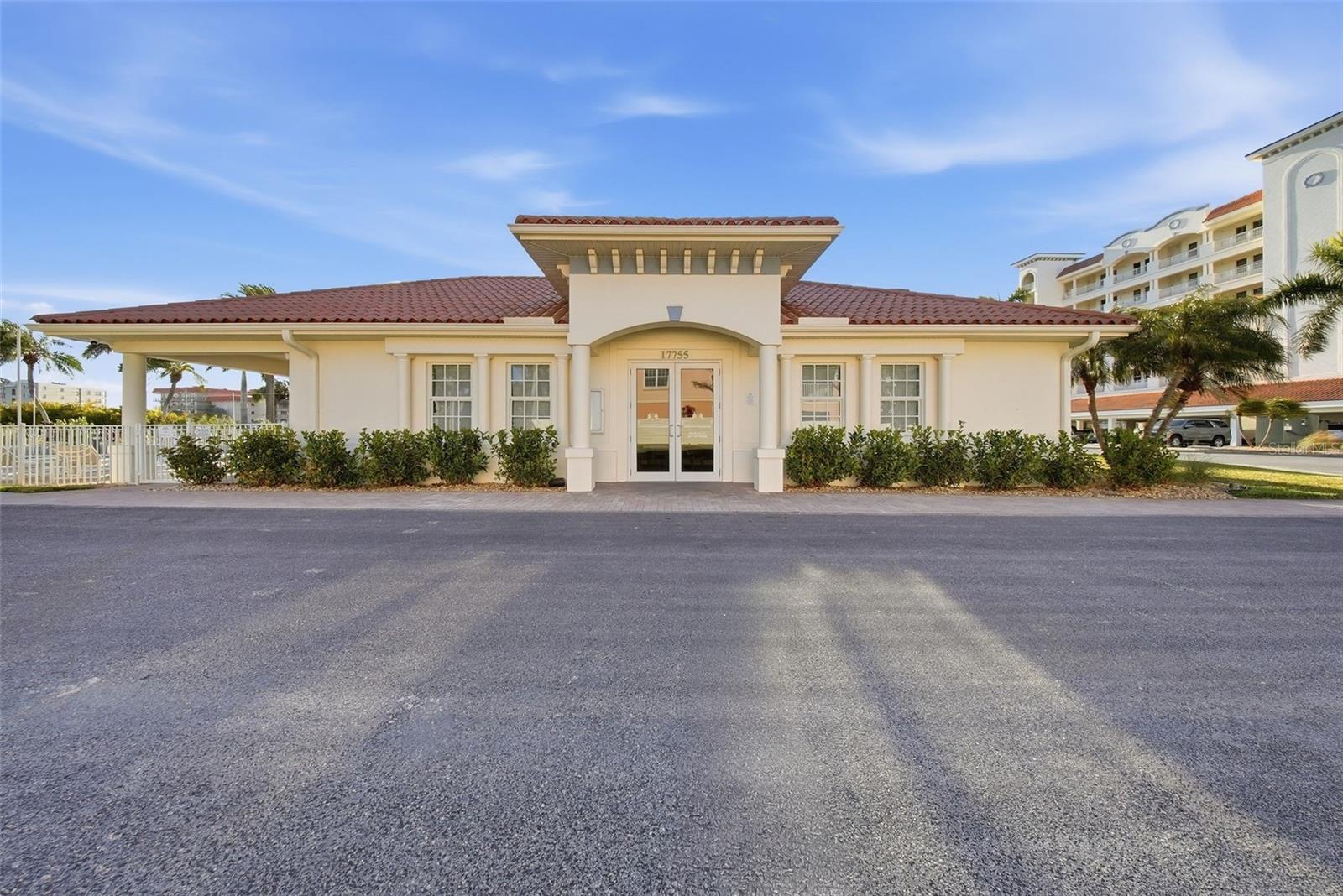 LAS BRISAS CONDO - Residential