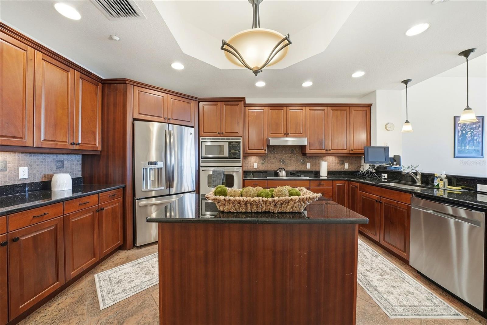 LAS BRISAS CONDO - Residential