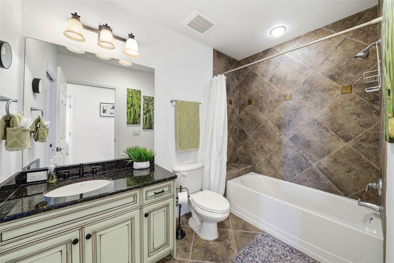 LAS BRISAS CONDO - Residential