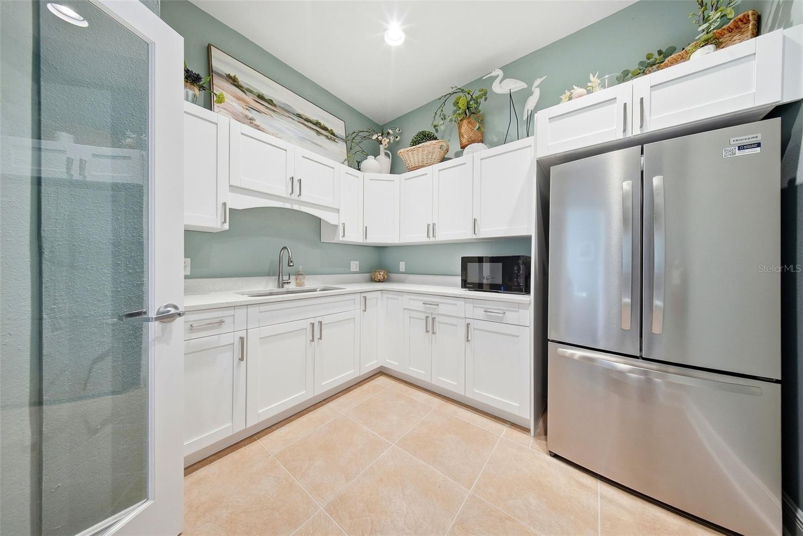 LAS BRISAS CONDO - Residential