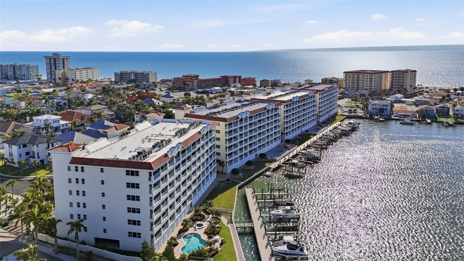 LAS BRISAS CONDO - Residential