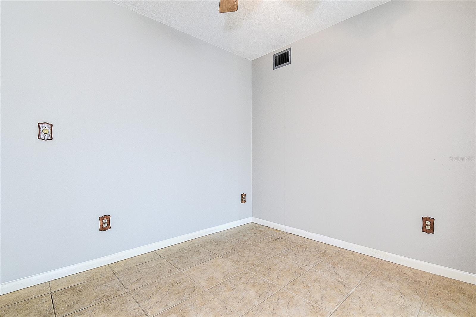 BAYWAY ISLES POINT BRITTANY FIVE - Residential