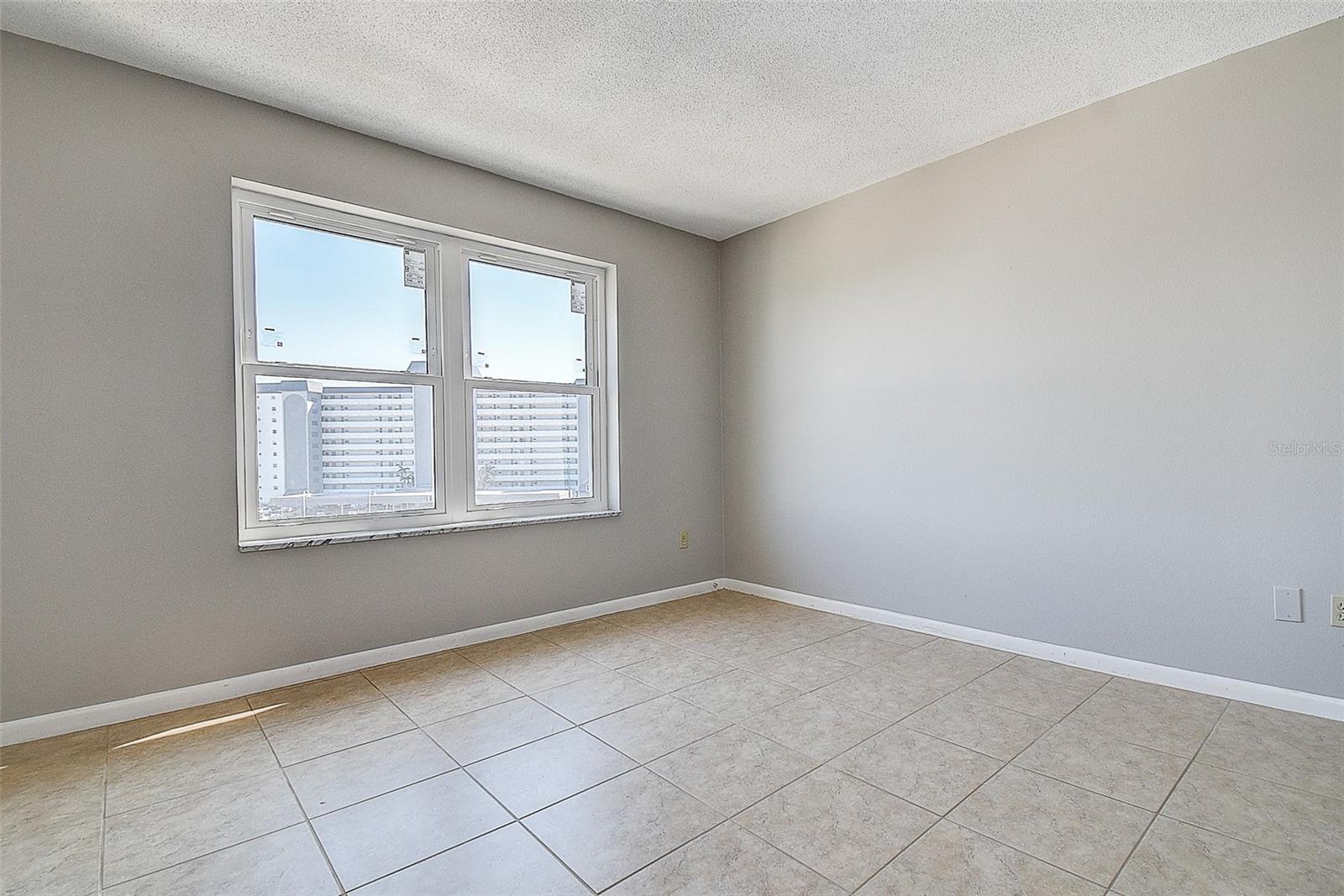 BAYWAY ISLES POINT BRITTANY FIVE - Residential