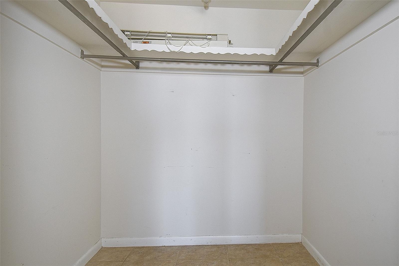 BAYWAY ISLES POINT BRITTANY FIVE - Residential