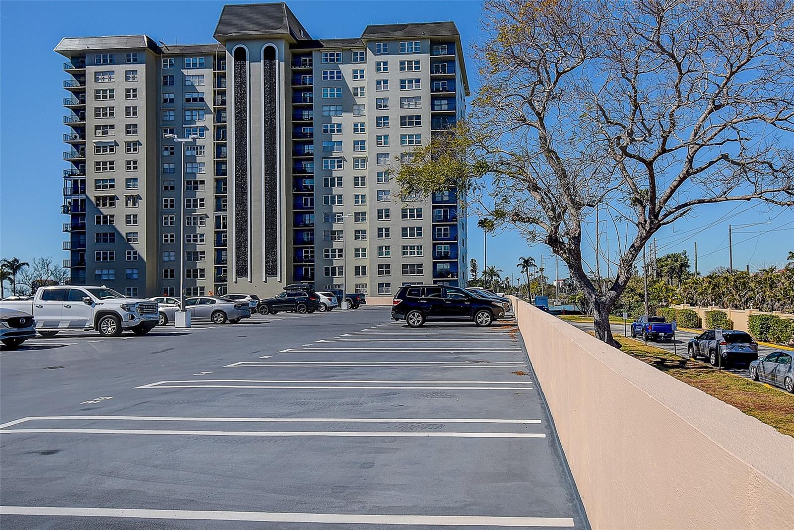 BAYWAY ISLES POINT BRITTANY FIVE - Residential