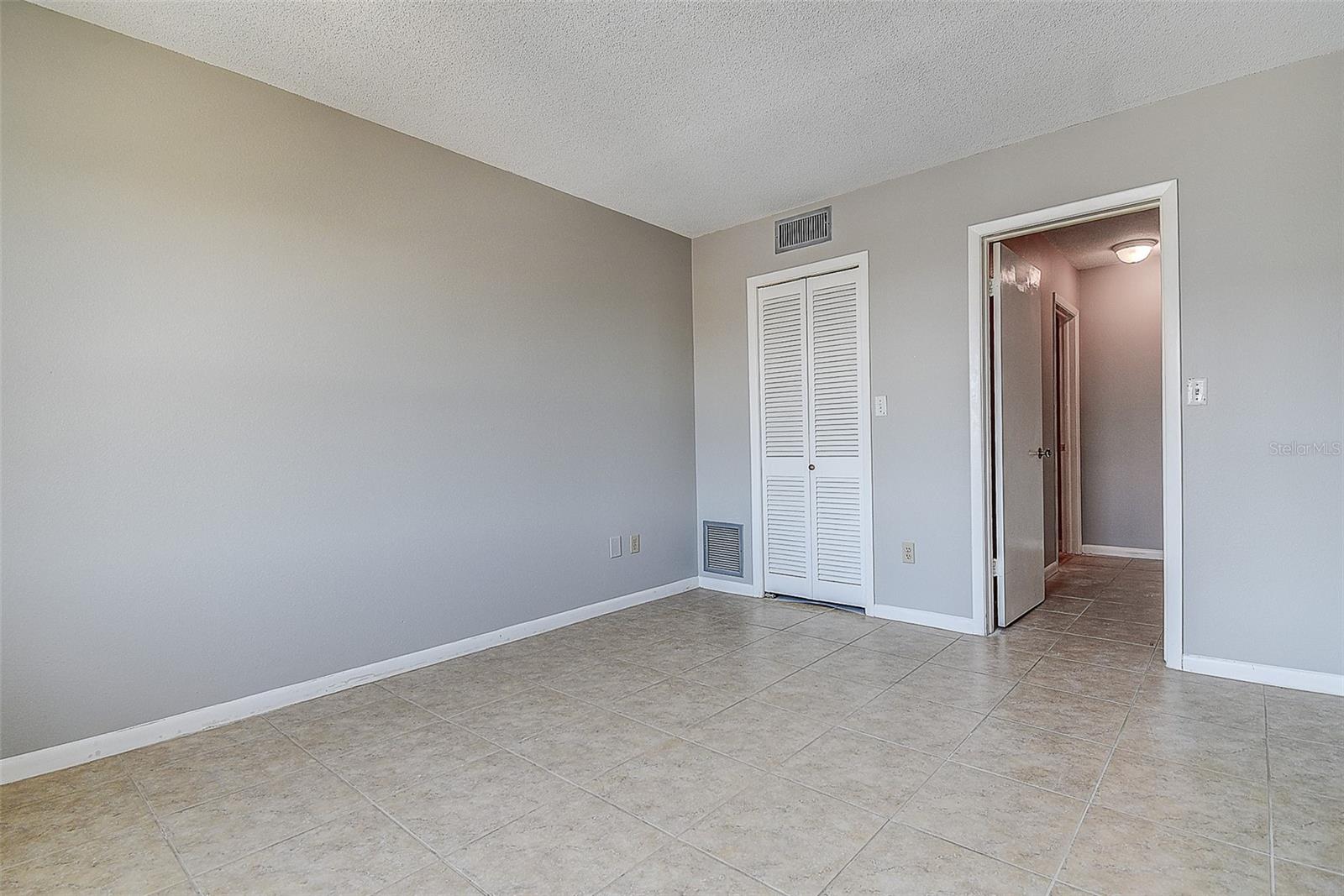 BAYWAY ISLES POINT BRITTANY FIVE - Residential