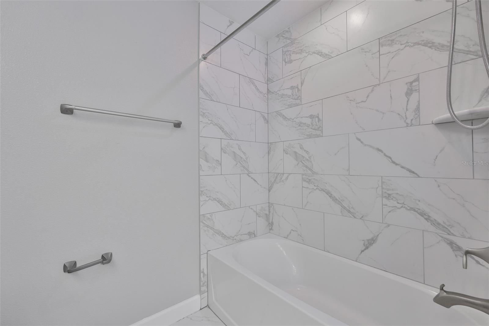 WEST END TWNHMS 2 - Residential Lease