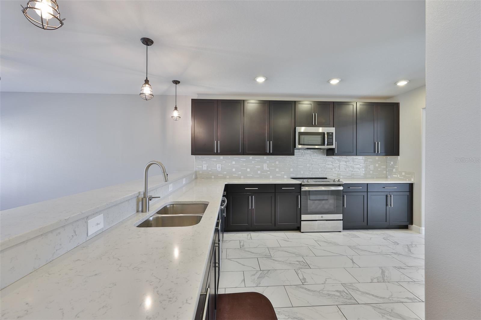 WEST END TWNHMS 2 - Residential Lease