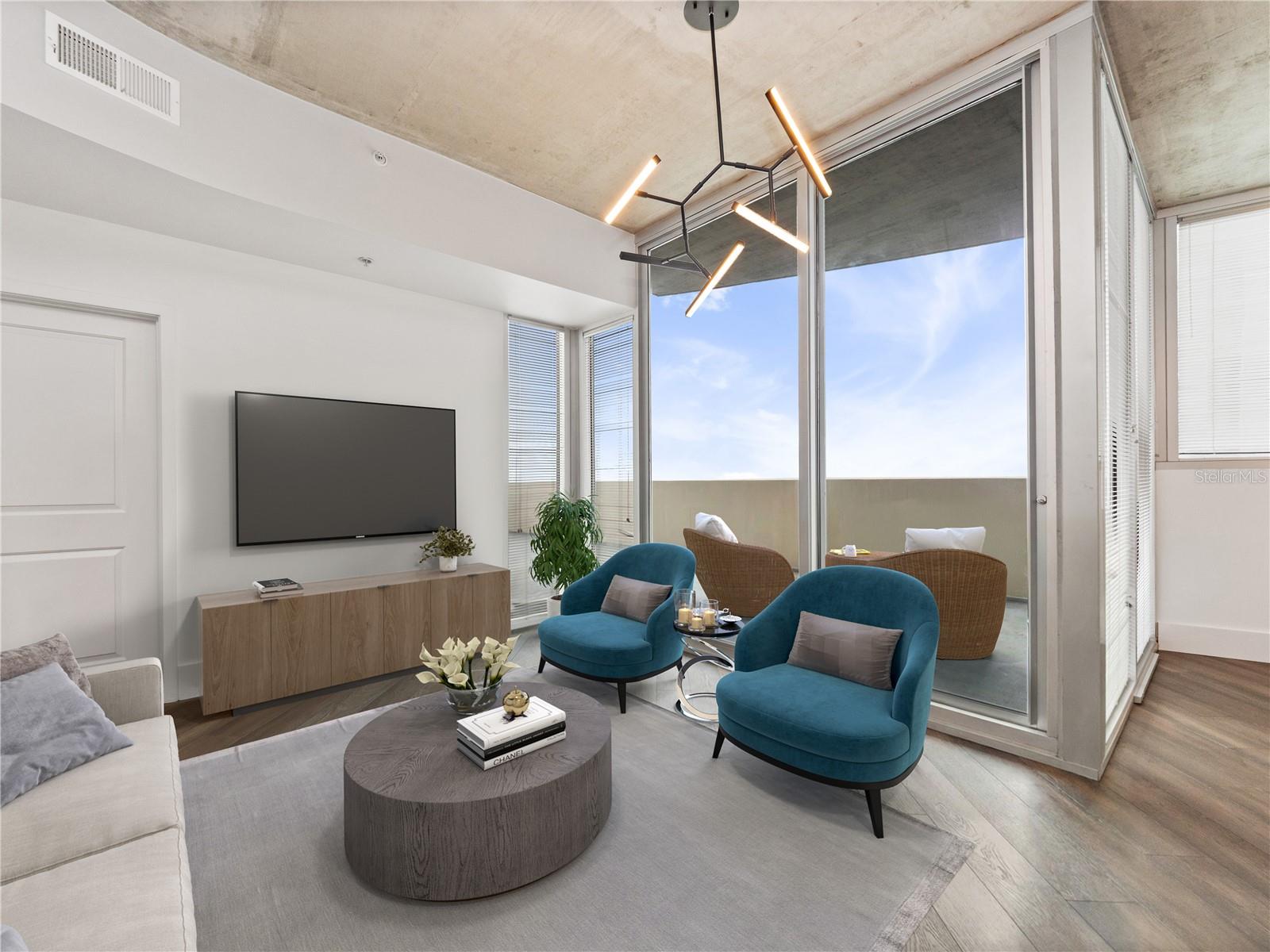 SOLAIRE/PLAZA CONDO - Residential