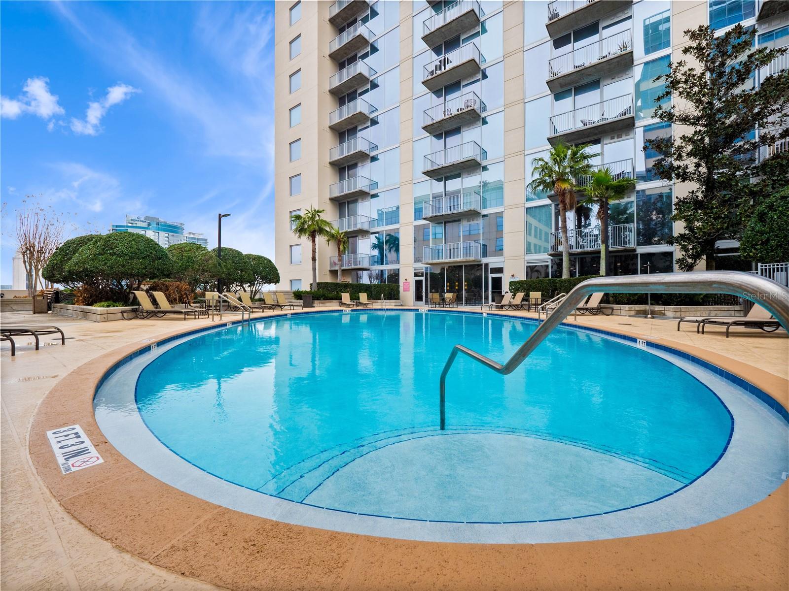 SOLAIRE/PLAZA CONDO - Residential