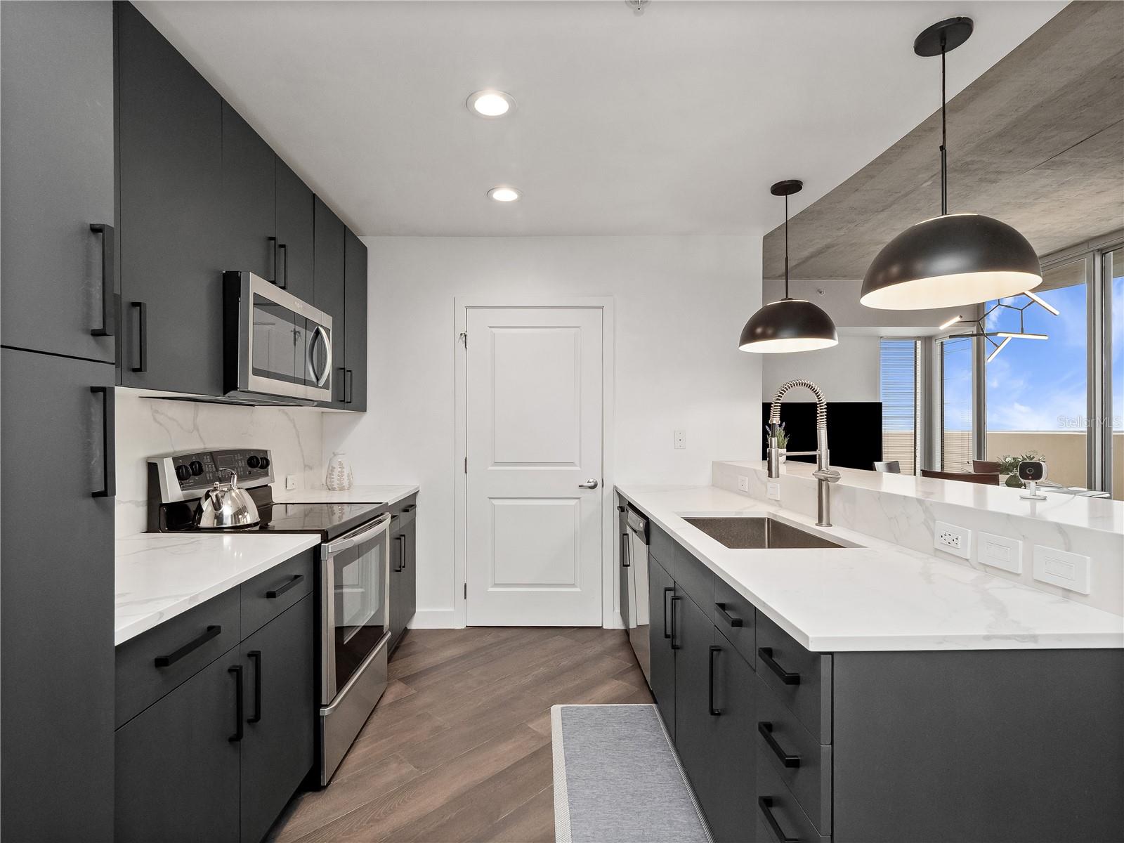 SOLAIRE/PLAZA CONDO - Residential