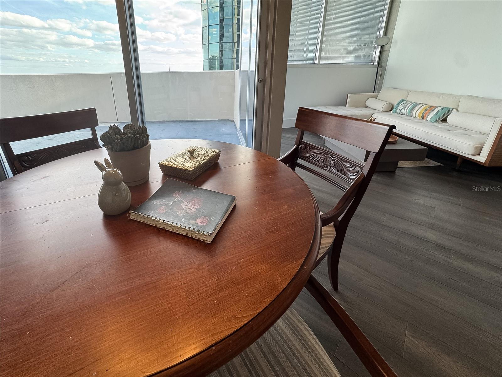 SOLAIRE/PLAZA CONDO - Residential