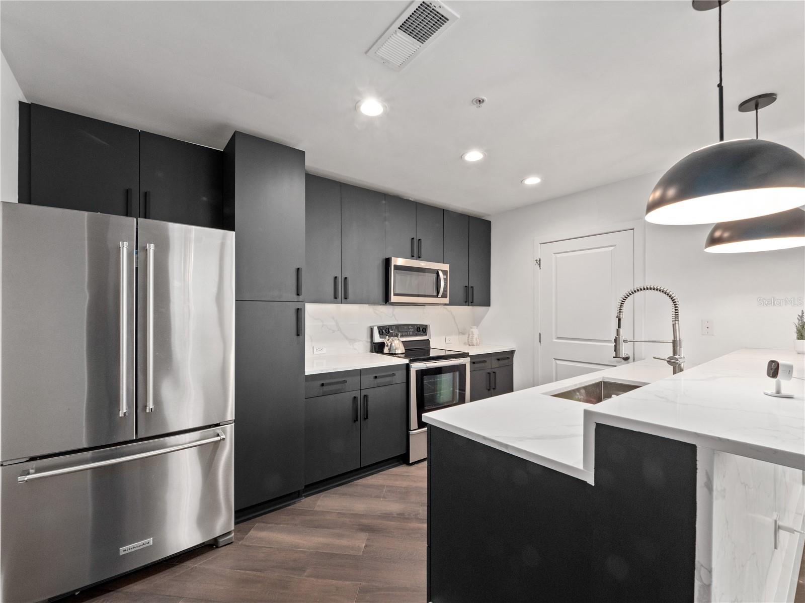 SOLAIRE/PLAZA CONDO - Residential