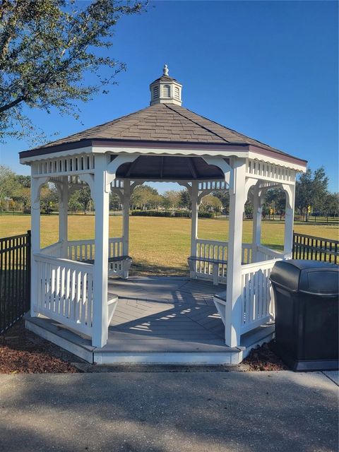 A home in LAKELAND