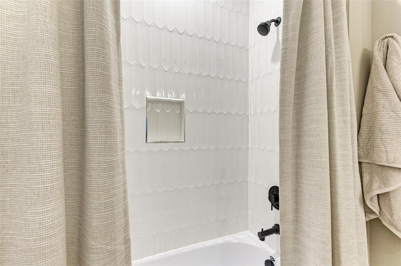 WATERCOLOR PLACE PH II - Residential Lease