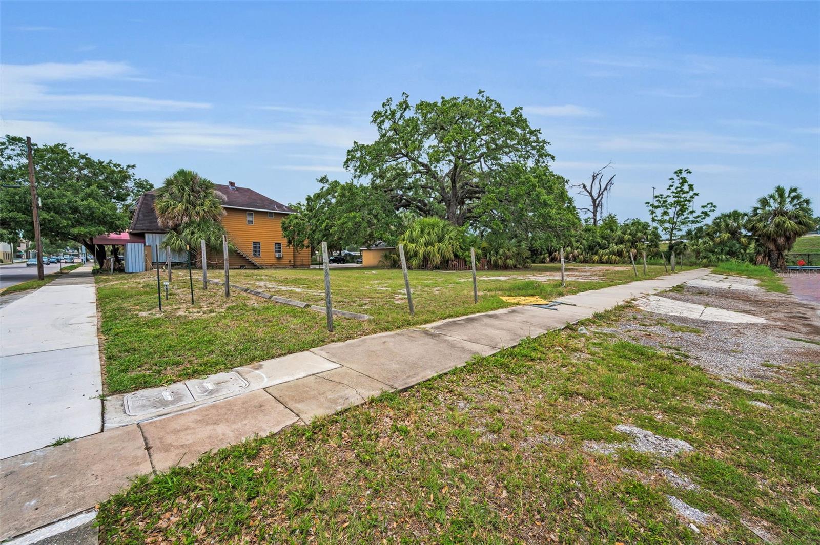 1005 W PLATT STREET
