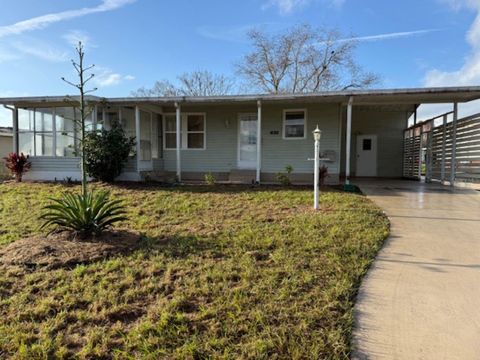 1832 W SCHWARTZ BOULEVARD LADY LAKE FL 32159