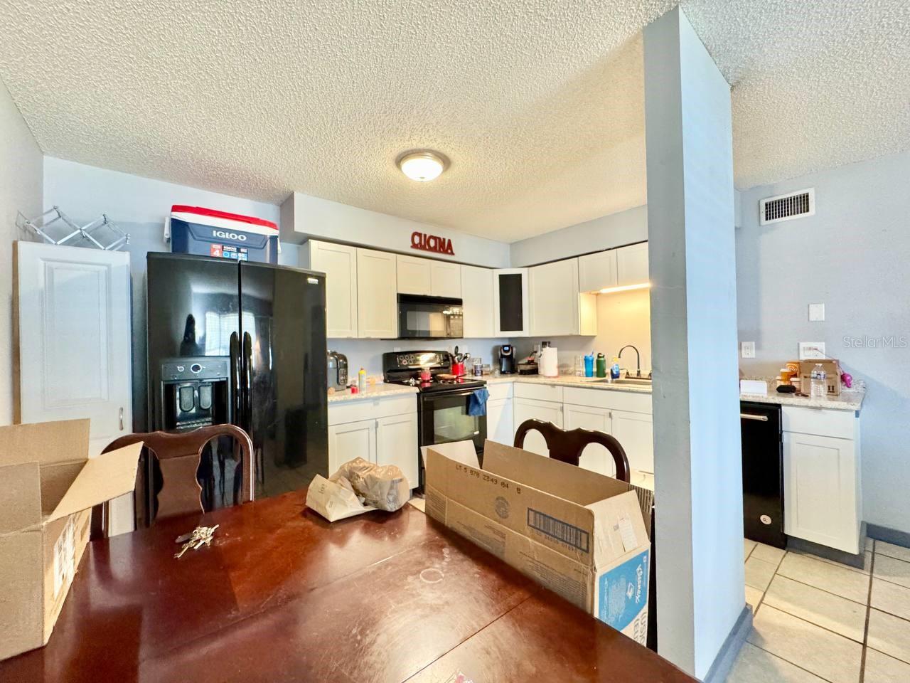 GLENDALE VILLAS A CONDO - Residential Lease