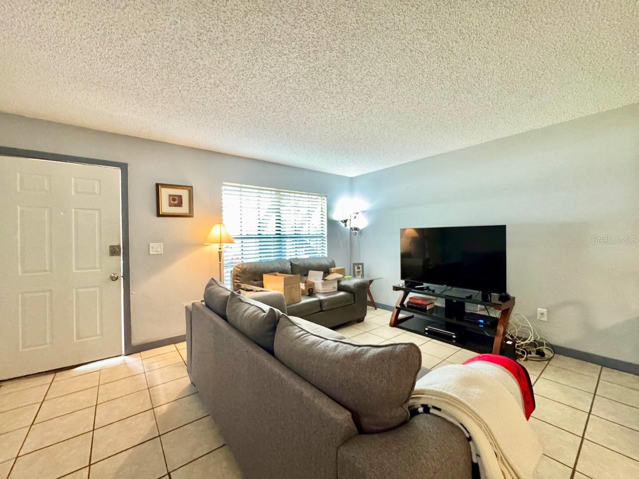 GLENDALE VILLAS A CONDO - Residential Lease