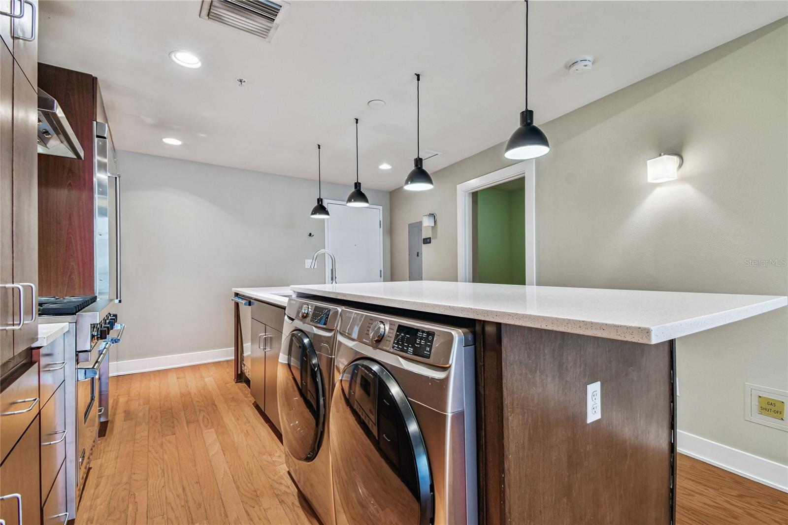 GRAND CENTRAL AT KENNEDY RESIDENCES A CONDOMINIUM - Residential