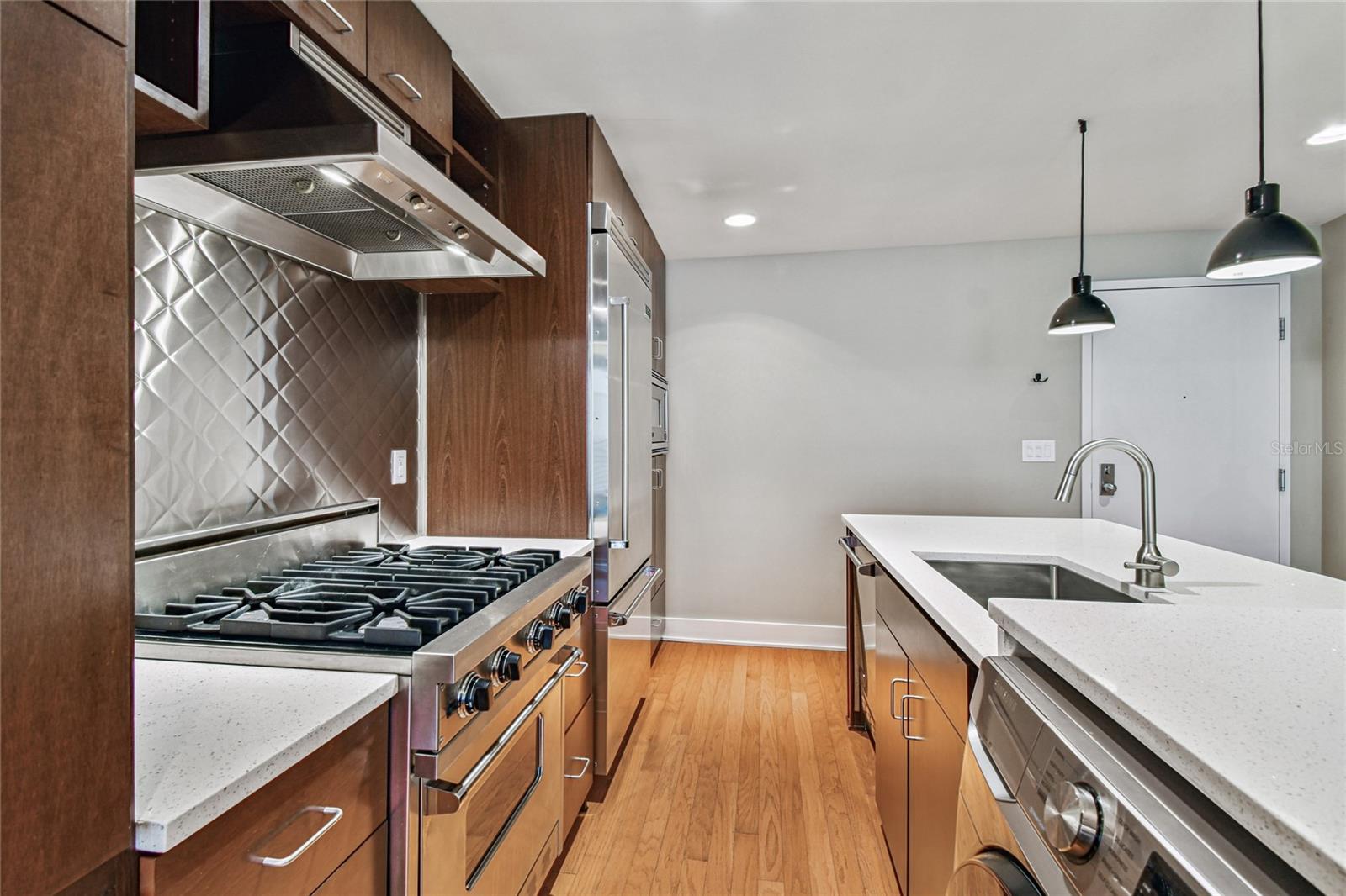 GRAND CENTRAL AT KENNEDY RESIDENCES A CONDOMINIUM - Residential