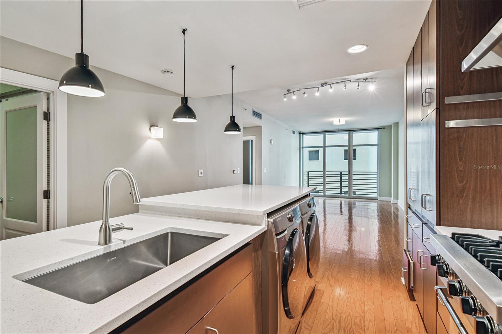 1120 E KENNEDY BOULEVARD 1028