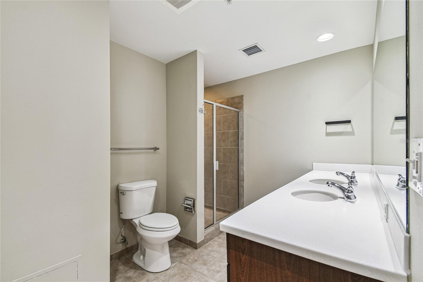 GRAND CENTRAL AT KENNEDY RESIDENCES A CONDOMINIUM - Residential