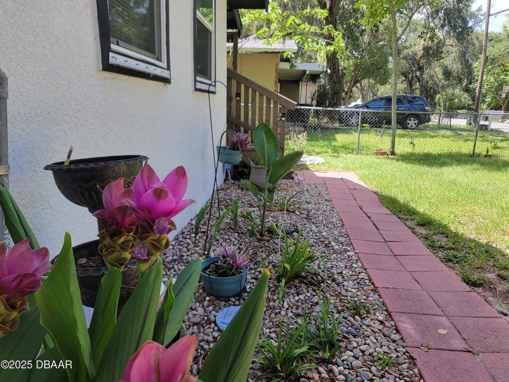 Photo of 620 Washington Street, Daytona Beach, FL 32114 (MLS # O6340403)