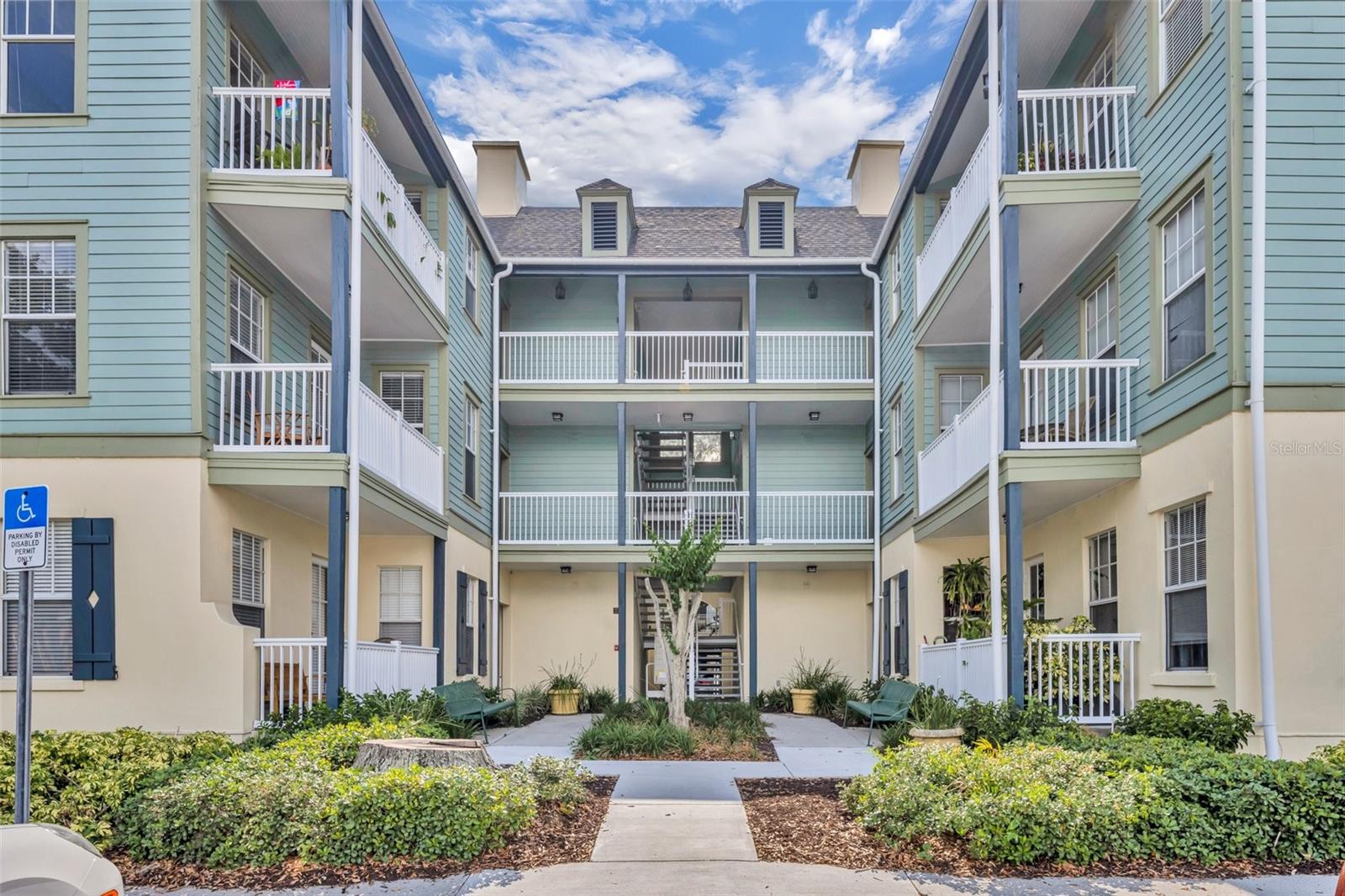 611 CAMPUS ST 160