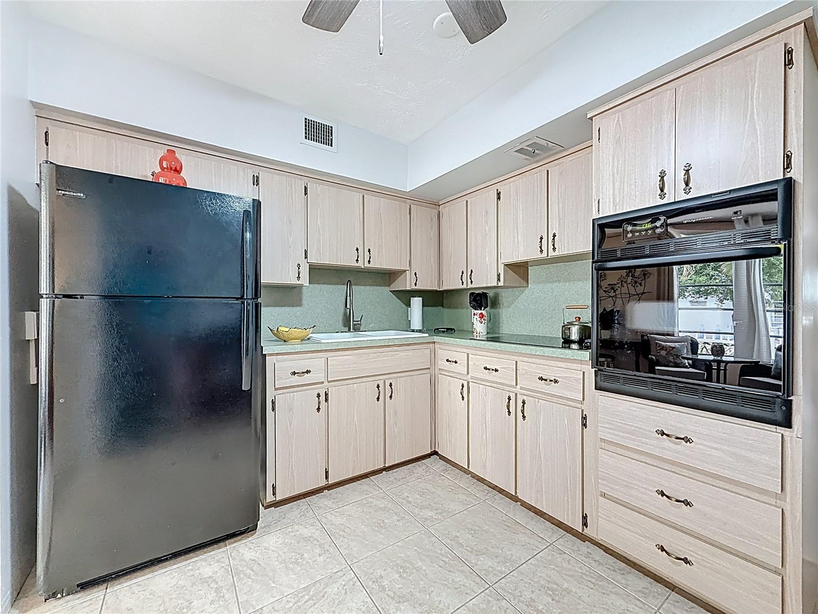 CLEARVIEW OAKS PARADISE - Residential