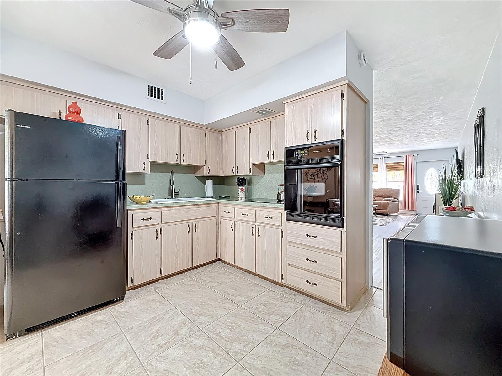 CLEARVIEW OAKS PARADISE - Residential