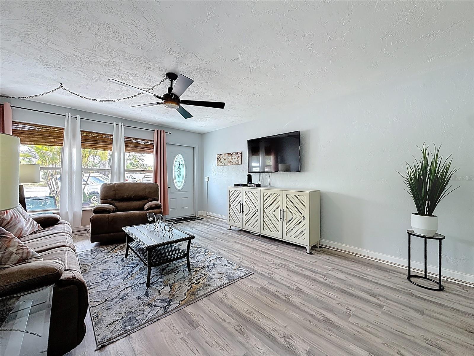 CLEARVIEW OAKS PARADISE - Residential