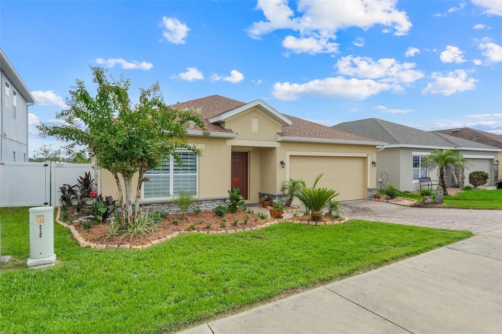 Photo of 491 Kestrel Drive, Groveland, FL 34736 (MLS # G5117089)