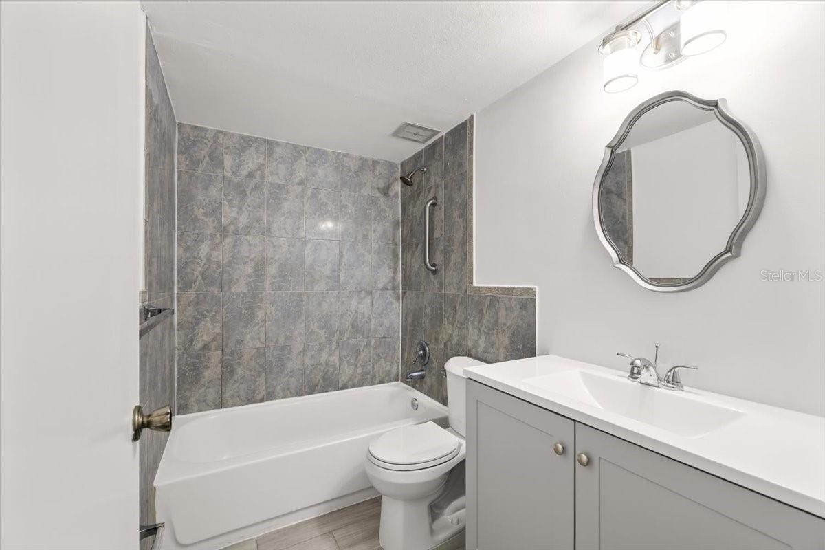 1235 S HIGHLAND AVENUE 1-102