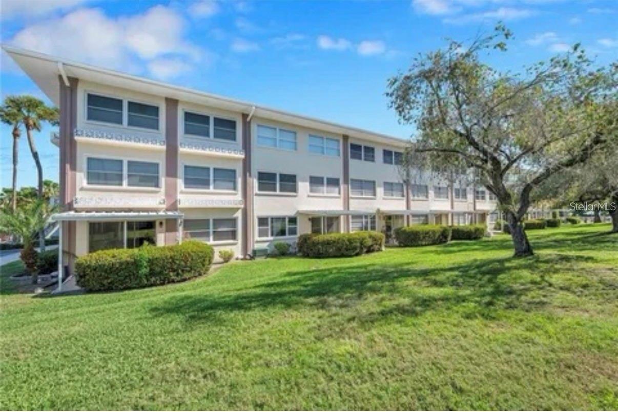 KALMIA CONDO - Residential