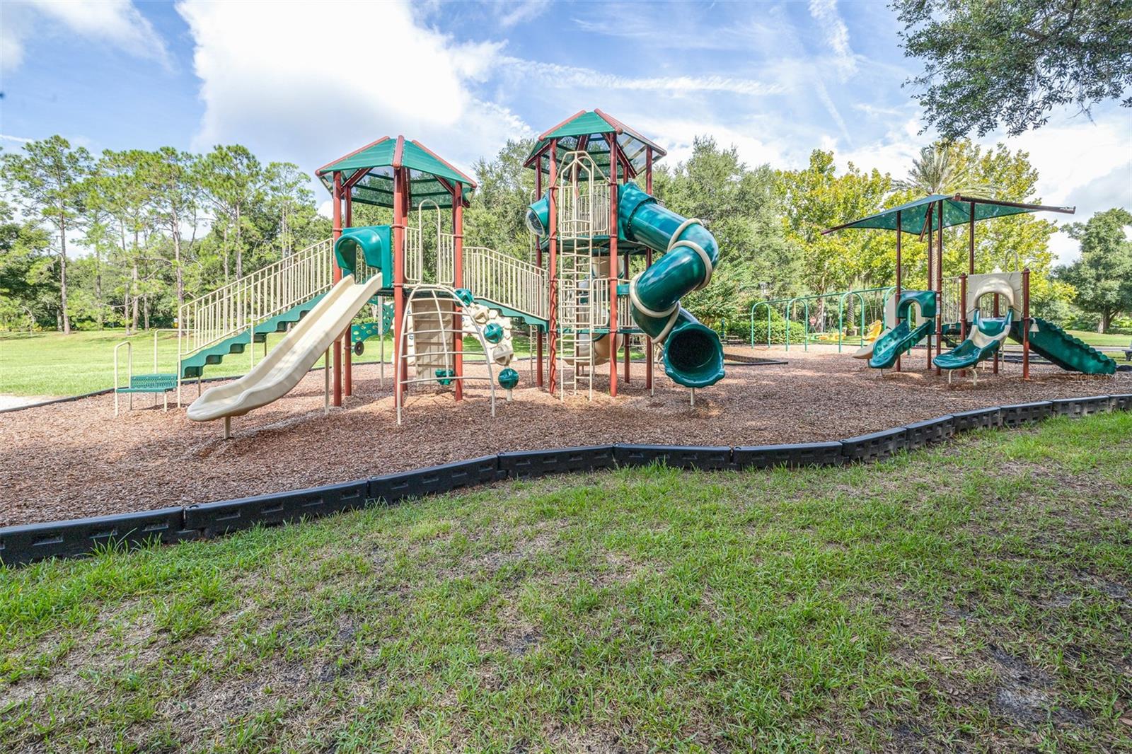 RIVER HILLS COUNTRY CLUB PARCE - Residential