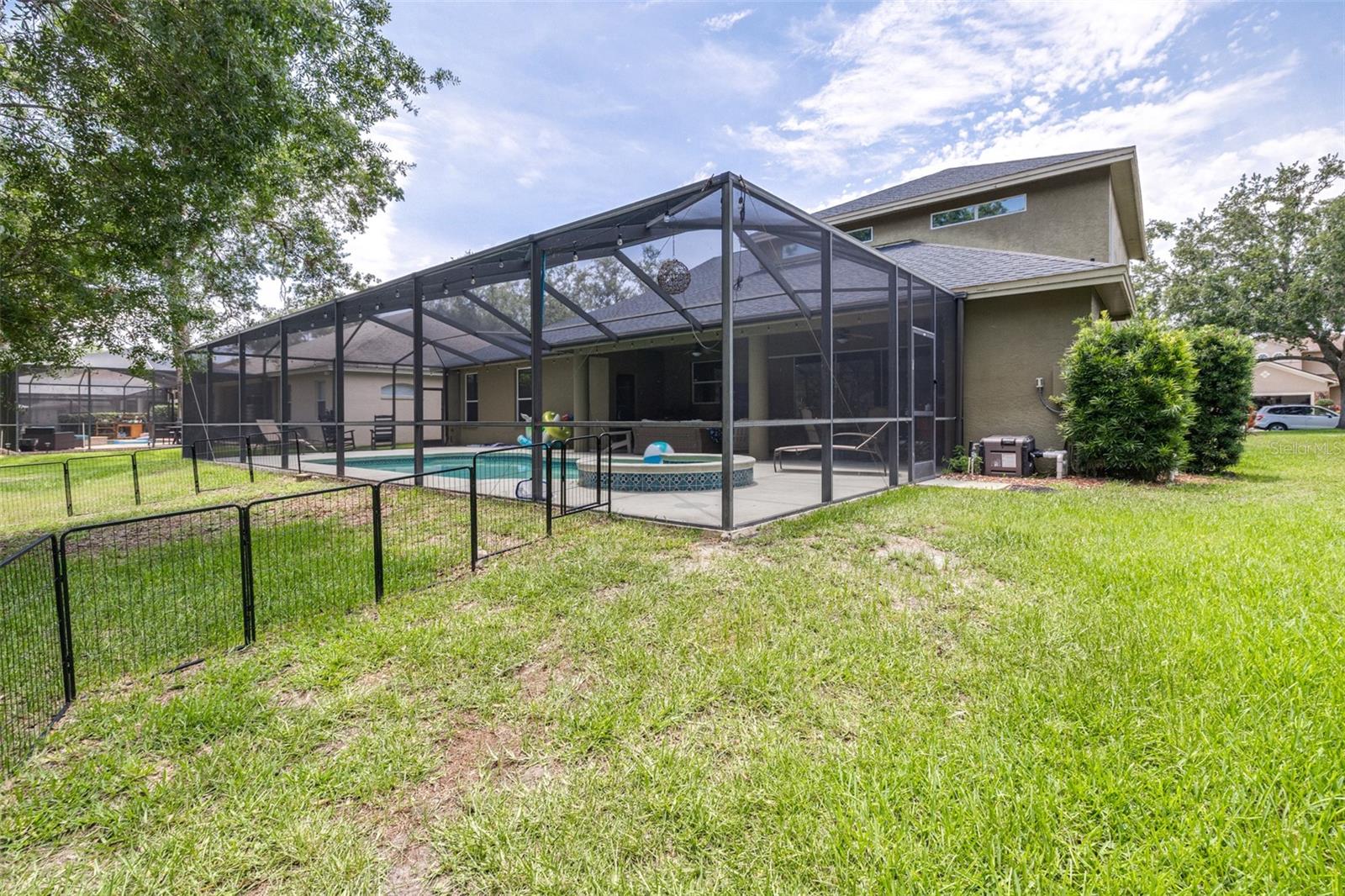 RIVER HILLS COUNTRY CLUB PARCE - Residential