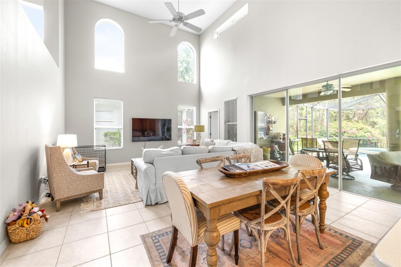 RIVER HILLS COUNTRY CLUB PARCE - Residential