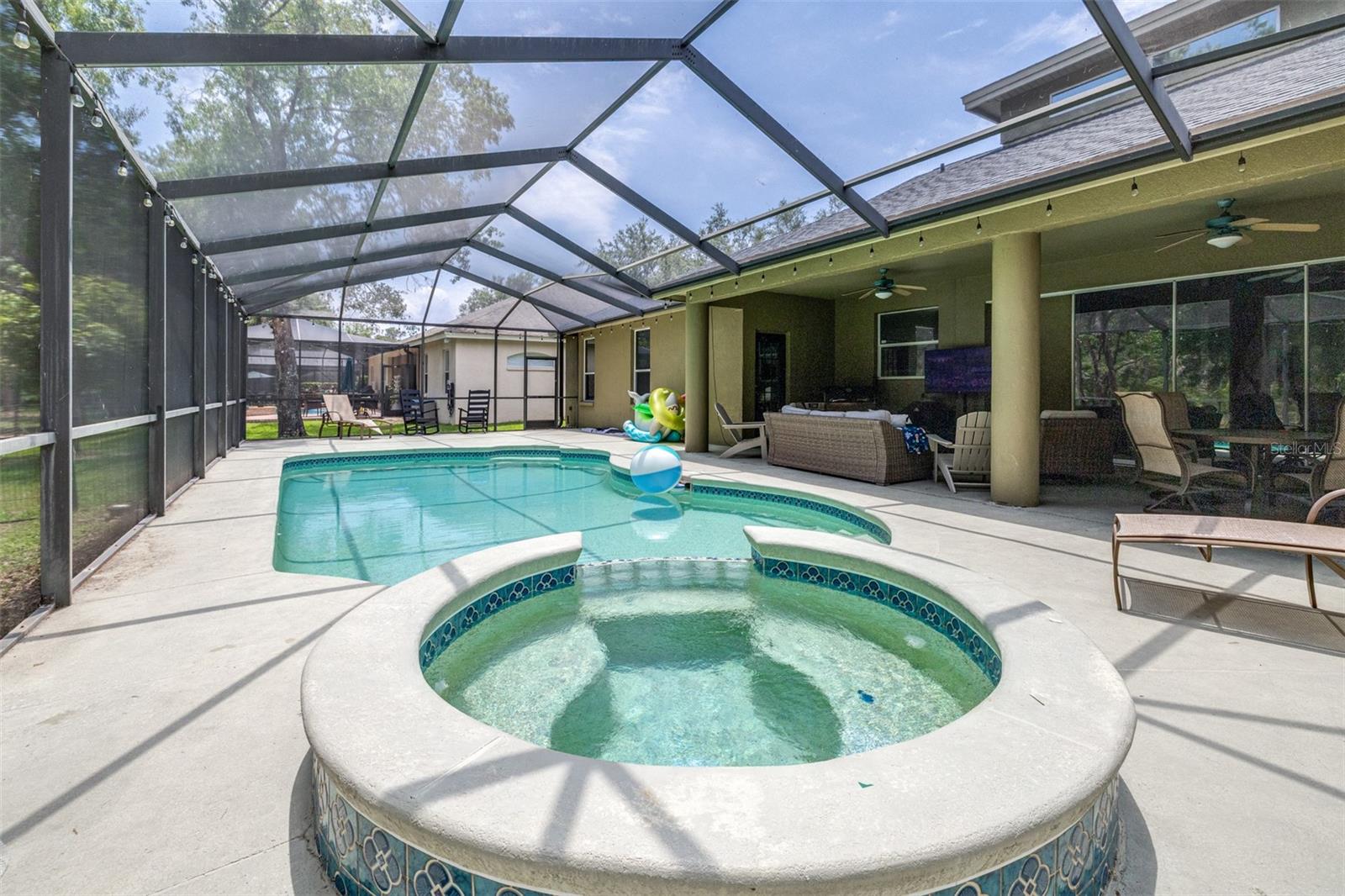 RIVER HILLS COUNTRY CLUB PARCE - Residential