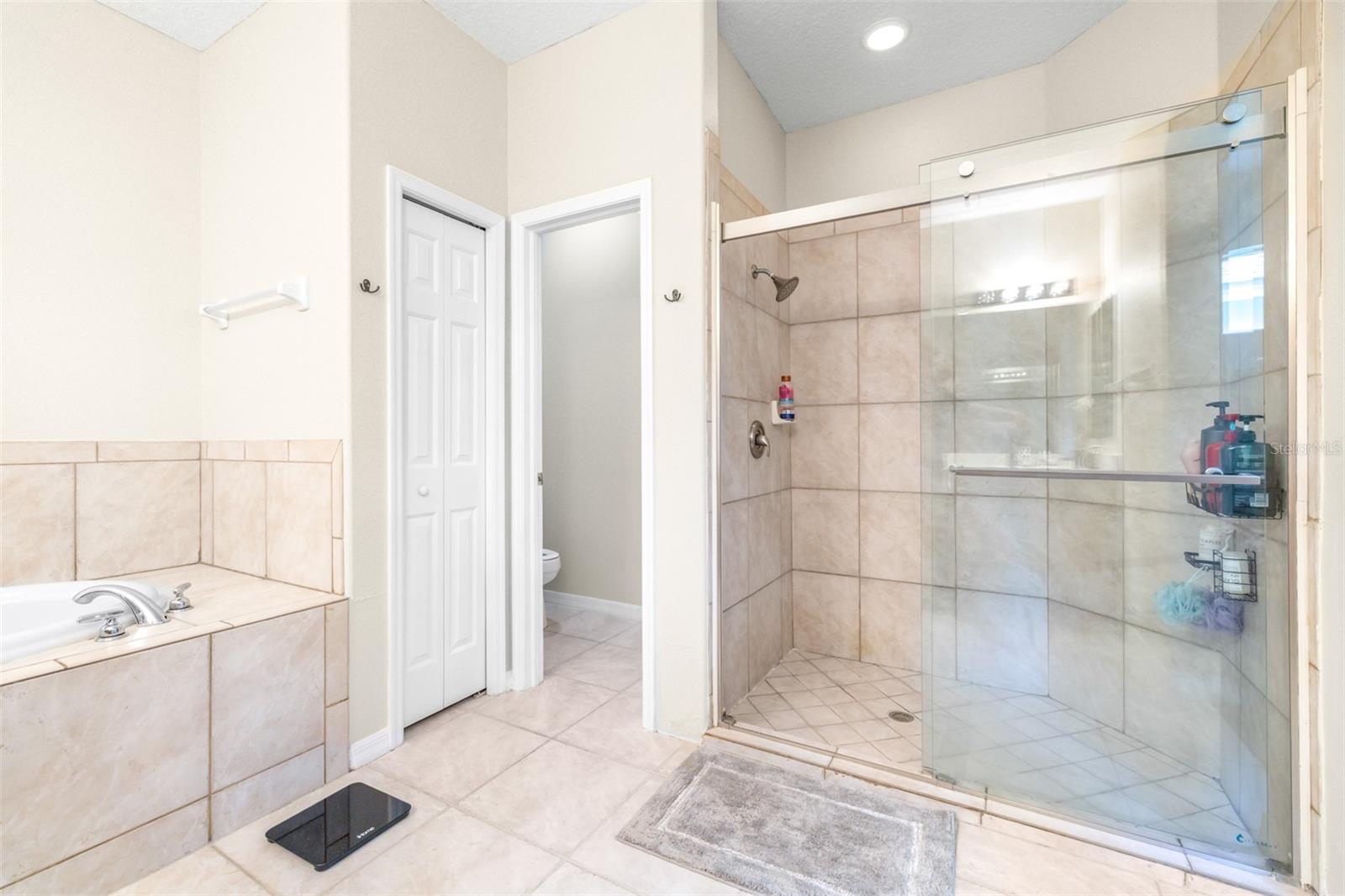 RIVER HILLS COUNTRY CLUB PARCE - Residential