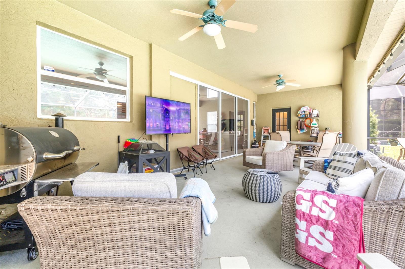 RIVER HILLS COUNTRY CLUB PARCE - Residential