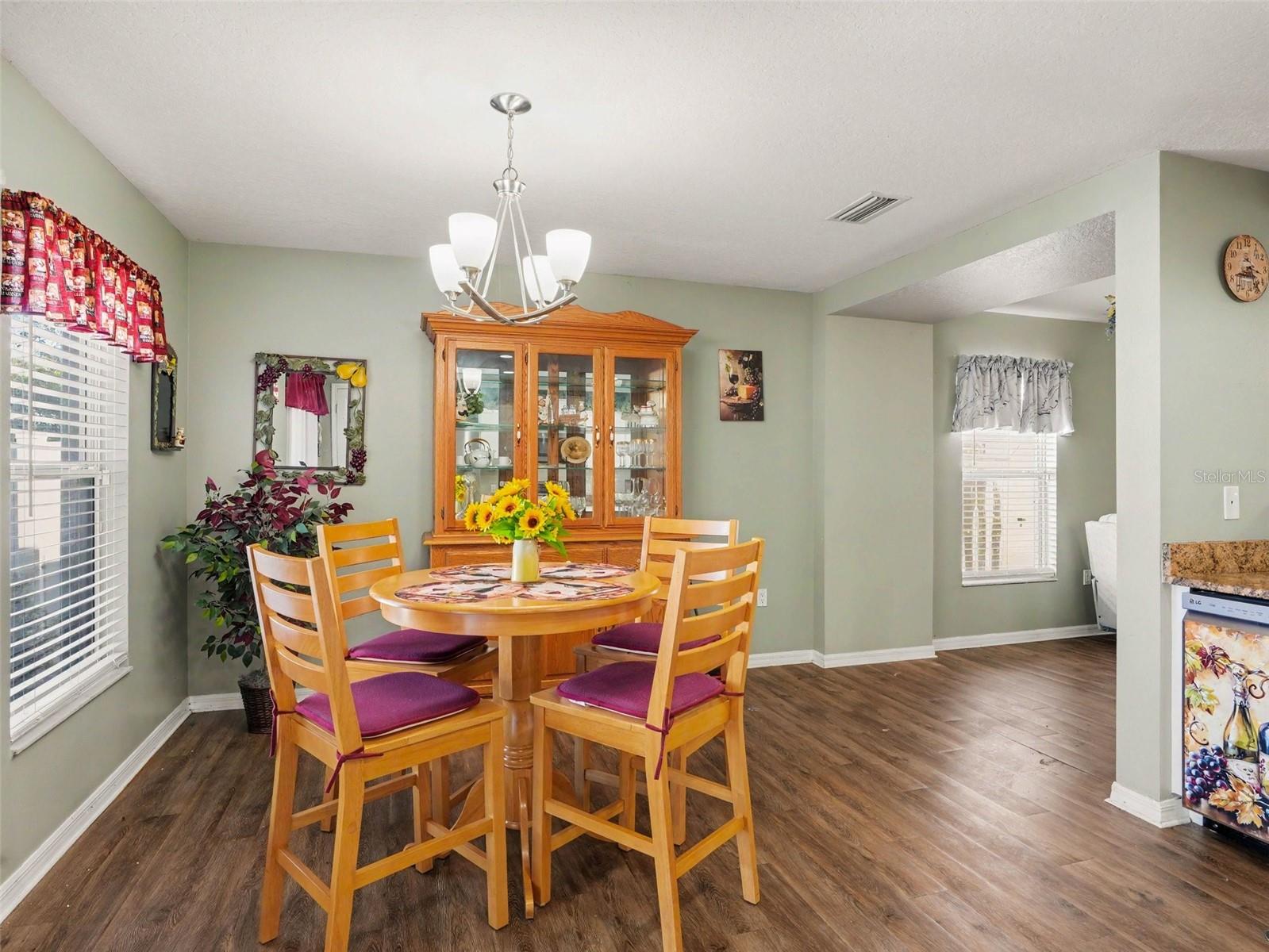 2608 WHITEWOOD ROAD
