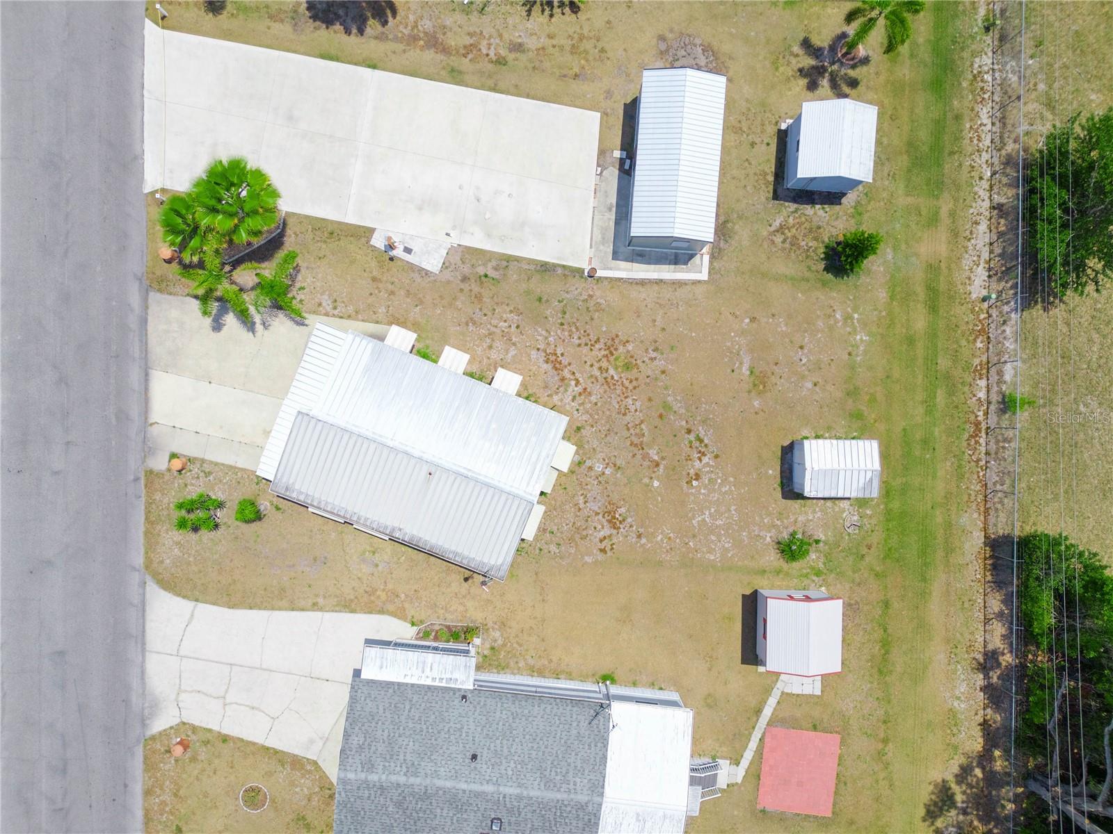 SADDLEBAG LAKE - Residential