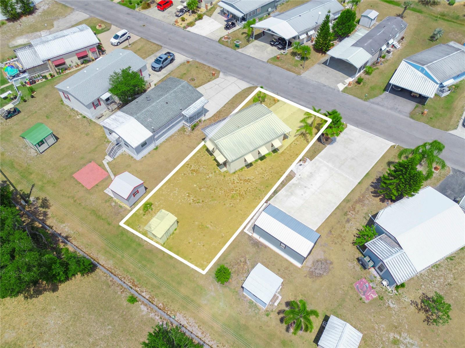 SADDLEBAG LAKE - Residential