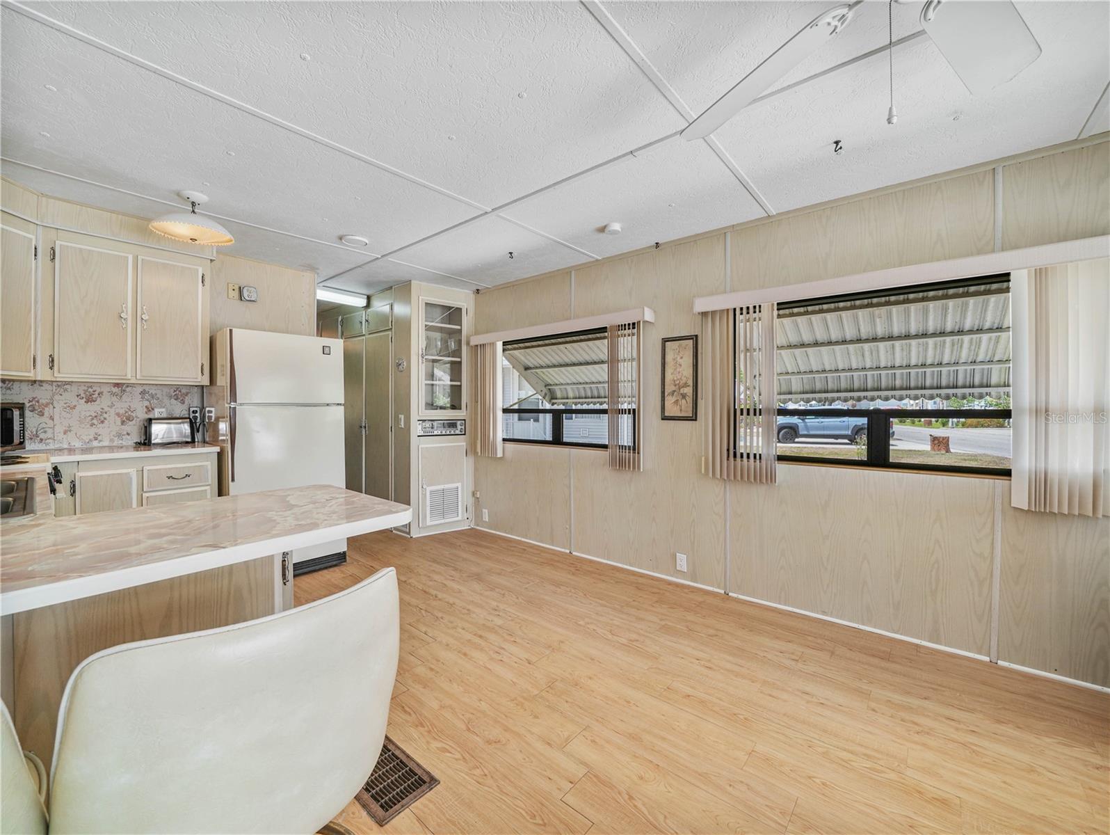 SADDLEBAG LAKE - Residential