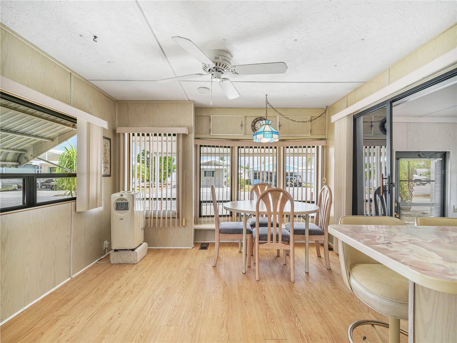 SADDLEBAG LAKE - Residential